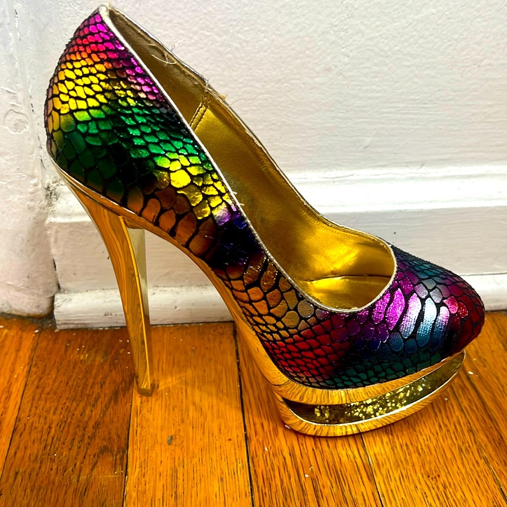 Mona Mia Collection - Multicolor & Gold Trim - Size 7